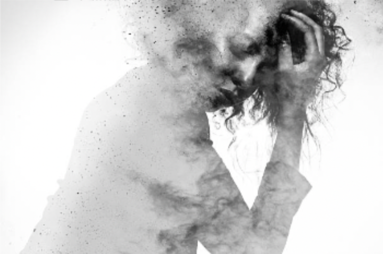 montage photo d'une femme a moitié poussière évoquant les risques psychosociaux
